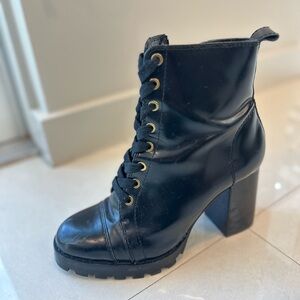 Uterque Black Lace-Up Block Heel Ankle Boots